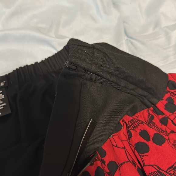 HotTopic Social Collision black and red skull grunge mini skirt size small - Picture 3 of 5